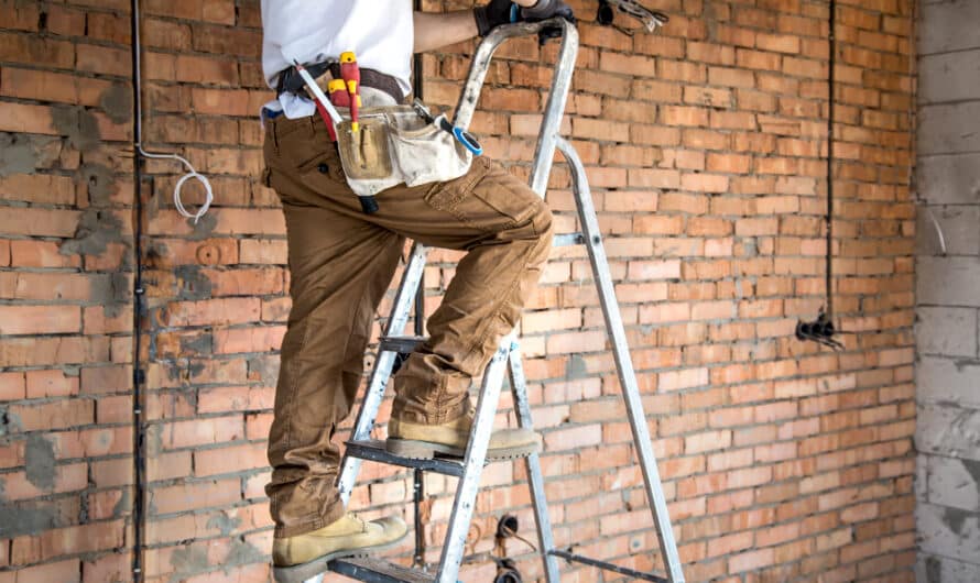 Bien choisir une échelle ou un escabeau : l’outil indispensable vos travaux et le bricolage