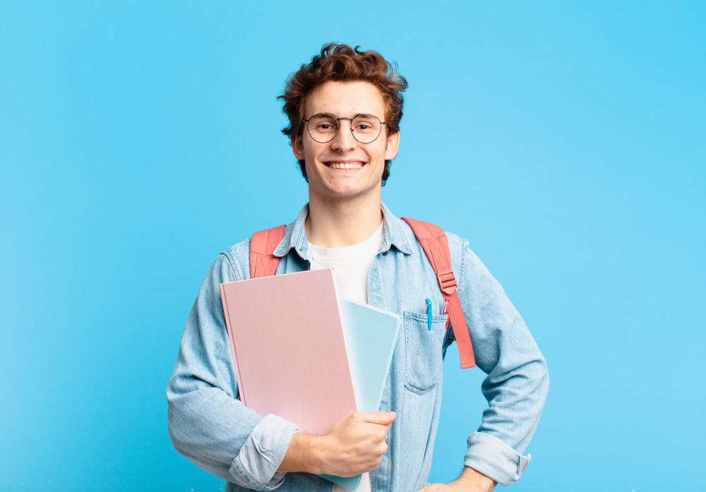 étudiant avec ses cahiers