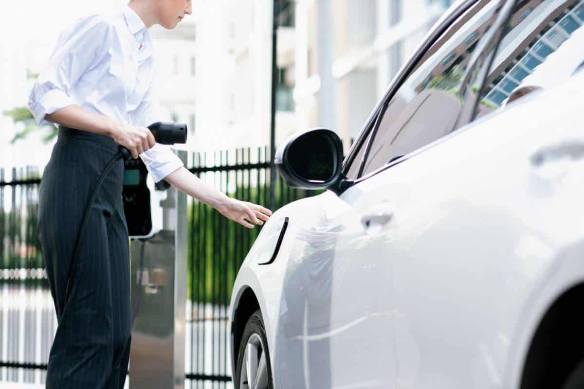 guide complet pour entretien voiture hybride